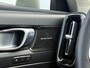 Volvo XC40 T5 Automaat Plug-in hybrid Plus Bright | Panoramadak | Adaptieve Cruise Control | Getint glas | 19" Lichtmetalen velgen | Alarm klasse 3 | Harman Kardon | 360 graden camera | LED Mistlampen