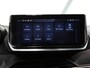 Peugeot 208 Hybrid 100PK e-DCS6 Allure | AppleCarplay/Android Auto | Armsteun | Parkeersensoren | Navigatie | FULL LED | Lederen Stuurwiel | Climate Control | Cruise Control | 16" LMV | Isofix | Privacy Glass |