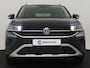 Volkswagen T-Cross Life Edition | 'App-Connect' draadloze smartphone integratie | Achterlichten LED | Afstandscontrolesysteem (Front Assist)