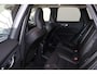 Volvo XC60 T8 Recharge AWD Ultra Dark - LONG RANGE - Panorama/schuifdak - IntelliSafe Assist & Surround - 360º Camera - Harman/Kardon audio - Adaptieve LED koplampen - Verwarmde voorstoelen, stuur & achterbank - Parkeersensoren voor & achter - Elektr. bedienb. voorstoelen met geheugen - Head up display - Draadloze tel. lader - Extra getint glas - 21' LMV