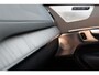 Volvo XC90 T8 Automaat AWD Ultra Dark | Verwarmbare voorstoelen | Massagefunctie voorstoelen | Verwarmbare achterbank | Verwarmbaar stuurwiel | Panoramisch Schuif-/kanteldak | Luchtvering | Semi- Elektrische Trekhaak | Bowers & Wilkins Audio | Zonneschermen Zijruiten Achter