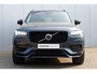 Volvo XC90 T8 Automaat AWD Ultra Dark | Verwarmbare voorstoelen | Massagefunctie voorstoelen | Verwarmbare achterbank | Verwarmbaar stuurwiel | Panoramisch Schuif-/kanteldak | Luchtvering | Semi- Elektrische Trekhaak | Bowers & Wilkins Audio | Zonneschermen Zijruiten Achter