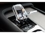Volvo XC90 T8 Automaat AWD Ultra Dark | Verwarmbare voorstoelen | Massagefunctie voorstoelen | Verwarmbare achterbank | Verwarmbaar stuurwiel | Panoramisch Schuif-/kanteldak | Luchtvering | Semi- Elektrische Trekhaak | Bowers & Wilkins Audio | Zonneschermen Zijruiten Achter