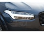 Volvo XC90 T8 Automaat AWD Ultra Dark | Verwarmbare voorstoelen | Massagefunctie voorstoelen | Verwarmbare achterbank | Verwarmbaar stuurwiel | Panoramisch Schuif-/kanteldak | Luchtvering | Semi- Elektrische Trekhaak | Bowers & Wilkins Audio | Zonneschermen Zijruiten Achter