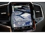 Volvo XC90 T8 Automaat AWD Ultra Dark | Verwarmbare voorstoelen | Massagefunctie voorstoelen | Verwarmbare achterbank | Verwarmbaar stuurwiel | Panoramisch Schuif-/kanteldak | Luchtvering | Semi- Elektrische Trekhaak | Bowers & Wilkins Audio | Zonneschermen Zijruiten Achter