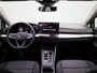 Volkswagen Golf 1.5 eHybrid Life Edition 204 PK | Automaat | Climatronic | Stoel- en stuurverwarming | Adaptieve Cruise Control | Lane Assist | Achteruitrijcamera | Voorruit verwarmbaar | 18 inch Catania velgen |