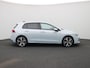 Volkswagen Golf 1.5 eHybrid Life Edition 204 PK | Automaat | Climatronic | Stoel- en stuurverwarming | Adaptieve Cruise Control | Lane Assist | Achteruitrijcamera | Voorruit verwarmbaar | 18 inch Catania velgen |