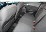 Ford Fiesta 1.0-125pk EcoBoost Mild-Hybrid ST-Line. In nieuwstaat verkerende Ford Fiesta met 125pk van 1e eig. ! Autm. airco, stoel-, stuur- en voorraamverw., LED verl., privacy glass, trekhaak, metallic lak, adaptieve cruise cntrl, navigatie by Apple/Android