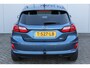 Ford Fiesta 1.0-125pk EcoBoost Mild-Hybrid ST-Line. In nieuwstaat verkerende Ford Fiesta met 125pk van 1e eig. ! Autm. airco, stoel-, stuur- en voorraamverw., LED verl., privacy glass, trekhaak, metallic lak, adaptieve cruise cntrl, navigatie by Apple/Android