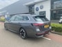 Volkswagen Passat Variant 1.5 eTSI R-Line Business / DSG/ Metallic/ Led/ Panoramadak/ Zwenkhaak/ Digitale Cockpit/ R Line Int + Ext/ Parkeersensoren/ 18 lmv