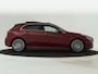Mercedes-Benz A-klasse 180 AMG Line Plus | Panoramadak | 360° camera | Elektrische Stoelen | Sfeerverlichting | Apple Carplay | Inclusief 24 maanden MB Certified garantie voor Europa.