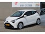 Toyota Aygo 1.0 VVT-i x-play Orig. NL/Navigatie/Achteruitrijcamera/Apple carplay/Airco/Bluetooth/Toerenteller/Multifunctioneel stuurwiel/LED koplampen/Elektrisch verstelbare spiegels/Elektrische ramen.