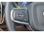 Volvo XC40 B4 Plus Black Edition - Panorama/schuifdak - IntelliSafe Assist & Surround - 360º Camera - Harmon Kardon Audio - Verwarmde voorstoelen, stuur & achterbank - Parkeersensoren voor & achter - Elektr. bedienb. voorstoelen met geheugen links - Draadloze tel. lader - Extra getint glas - 20' LMV