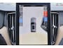 Volvo XC60 T8 Recharge AWD Ultra Dark - LONG RANGE - Panorama/schuifdak - IntelliSafe Assist & Surround - 360º Camera - Harman/Kardon audio - Adaptieve LED koplampen - Verwarmde voorstoelen, stuur & achterbank - Parkeersensoren voor & achter - Elektr. bedienb. voorstoelen met geheugen - Head up display - Draadloze tel. lader - Extra getint glas - 21' LMV