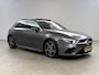 Mercedes-Benz A-klasse 180 AMG | Pano | Virtual | Sfeerverl. | Carplay | Cruise | LED | Parkeersens. l Stoelverw.