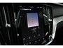 Volvo V60 T6 Plug-in hybrid AWD Plus Dark | Panoramadak | Trekhaak semi elektrisch inklapbaar | Premium audio by Harman Kardon | Verwarmbare voorstoelen, stuurwiel en voorruit | Adaptieve cruise control | DAB | Keyless | Park Assist voor en Achter | Rondomzicht  Camera