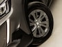Peugeot 2008 1.2 PureTech Sport Automaat (APPLE CARPLAY, GROOT NAVI, LM VELGEN, SPORTSTOELEN, LED KOPLAMPEN, PARKEERSENSOREN, LANE ASSIST, NIEUWSTAAT)