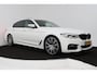 BMW 5-Serie 520i High Executive (PANORAMADAK, H&K, CAMERA, TREKHAAK, STOEL/STUUR VERWARMING, ELEKTR STOELEN, HEAD-UP, NL-AUTO)
