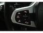BMW 5-Serie 520i High Executive (PANORAMADAK, H&K, CAMERA, TREKHAAK, STOEL/STUUR VERWARMING, ELEKTR STOELEN, HEAD-UP, NL-AUTO)