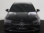Mercedes-Benz CLA Shooting Brake 180 Star Edition Luxury Line | Trekhaak | Donkergetint glas achter | Verwarmde stoelen vooraan | Parkeerpakket met achteruitrijcamera | KEYLESS GO-comfortpakket | Draadloos oplaadsysteem voor smartphone |