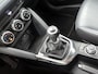 Mazda 2 1.5 Skyactiv-G Signature | Navigatie | Stoelverwarming | Camera achter | LM velgen |