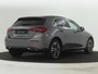 Mercedes-Benz A-klasse 250 e Business Line | Verwarmde stoelen vooraan | Extra USB-poorten | Zitcomfortpakket | Achteruitrijcamera | Dodehoekassistent | Spiegelpakket | Parkeerpakket met achteruitrijcamera |