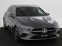 Mercedes-Benz A-klasse 250 e Business Line | Verwarmde stoelen vooraan | Extra USB-poorten | Zitcomfortpakket | Achteruitrijcamera | Dodehoekassistent | Spiegelpakket | Parkeerpakket met achteruitrijcamera |