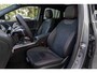 Mercedes-Benz GLA 180 Business Solution AMG | Premium plus pakket | Panoramadak | Memory | Trekhaak | Head-up display | Keyless go |