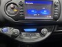 Toyota Yaris 1.5 Hybrid Aspiration | Navigatie | All season banden | Parkeersensoren achter | Dealer onderhouden |