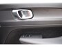 Volvo XC40 T2 129PK Automaat R-Design / Navigatie / Parkeersensoren / Adaptieve Cruise control / R-Design leder-Nubuck bekl. / Dodehoeksensor / Extra getint glas / All season banden