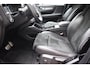 Volvo XC40 T2 129PK Automaat R-Design / Navigatie / Parkeersensoren / Adaptieve Cruise control / R-Design leder-Nubuck bekl. / Dodehoeksensor / Extra getint glas / All season banden