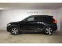 Volvo XC40 T2 129PK Automaat R-Design / Navigatie / Parkeersensoren / Adaptieve Cruise control / R-Design leder-Nubuck bekl. / Dodehoeksensor / Extra getint glas / All season banden