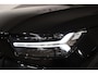 Volvo XC40 T2 129PK Automaat R-Design / Navigatie / Parkeersensoren / Adaptieve Cruise control / R-Design leder-Nubuck bekl. / Dodehoeksensor / Extra getint glas / All season banden