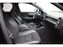 Volvo XC40 T2 129PK Automaat R-Design / Navigatie / Parkeersensoren / Adaptieve Cruise control / R-Design leder-Nubuck bekl. / Dodehoeksensor / Extra getint glas / All season banden