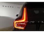 Volvo XC40 T2 129PK Automaat R-Design / Navigatie / Parkeersensoren / Adaptieve Cruise control / R-Design leder-Nubuck bekl. / Dodehoeksensor / Extra getint glas / All season banden