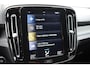 Volvo XC40 T2 129PK Automaat R-Design / Navigatie / Parkeersensoren / Adaptieve Cruise control / R-Design leder-Nubuck bekl. / Dodehoeksensor / Extra getint glas / All season banden