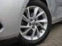 Opel Astra 1.2 Elegance | Stoel en stuurverwarming | Navigatie | Parkeersensoren voor en achter | Trekhaak | Led | Achteruitrijcamera | Lichtmetalen velgen | Keyless entry en start