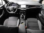 Opel Astra 1.2 Elegance | Stoel en stuurverwarming | Navigatie | Parkeersensoren voor en achter | Trekhaak | Led | Achteruitrijcamera | Lichtmetalen velgen | Keyless entry en start