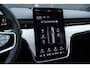 Volvo EX90 Twin Motor Performance Ultra 7p. 111 kWh | Luchtvering | Adaptieve Cruise Control met Pilot Assist | Premium audio by Bowers & Wilkins | Elektrische voorstoelen + stuurwiel met geheugenfunctie | Verwarmbare voorstoelen + stuurwiel + achterbank | Panoramisch dak | 360 Parkeercamera | Alarmklasse III | 4-Zone Climate Control | 22'' Lichtmetalen wielen |