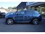 Lynk & Co 01 1.5 261PK! 6.6 Kwh LADEN! MY23 ZWARTE-HEMEL 360-CAMERA PANO/SCHUIF INFINITY ZWARTE-HEMEL DAB NAVI CARPLAY STOELVERWARMING ELEK.ACHTERKLEP 20"LMV