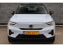 Volvo XC40 Single Motor Extended Range Plus 82 kWh | Adaptive cruise control | Blis| Stoelverwarming | Verwarmd stuurwiel | Warmtepomp | Trekhaak | Google services | Trekhaak | parkeersensoren voor + achter | Parkeercamera | Elektr. bedienbare achterklep met voetsensor | 19" lichtmetalen velgen |
