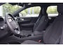 Volvo XC40 Single Motor Extended Range Plus 82 kWh | Adaptive cruise control | Blis| Stoelverwarming | Verwarmd stuurwiel | Warmtepomp | Trekhaak | Google services | Trekhaak | parkeersensoren voor + achter | Parkeercamera | Elektr. bedienbare achterklep met voetsensor | 19" lichtmetalen velgen |