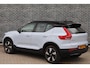 Volvo XC40 Single Motor Extended Range Plus 82 kWh | Adaptive cruise control | Blis| Stoelverwarming | Verwarmd stuurwiel | Warmtepomp | Trekhaak | Google services | Trekhaak | parkeersensoren voor + achter | Parkeercamera | Elektr. bedienbare achterklep met voetsensor | 19" lichtmetalen velgen |