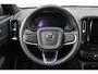 Volvo XC40 Single Motor Extended Range Plus 82 kWh | Adaptive cruise control | Blis| Stoelverwarming | Verwarmd stuurwiel | Warmtepomp | Trekhaak | Google services | Trekhaak | parkeersensoren voor + achter | Parkeercamera | Elektr. bedienbare achterklep met voetsensor | 19" lichtmetalen velgen |