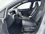 Volkswagen Golf Variant 1.5 eTSI R-Line Edition | Panoramadak | Black Style Pakket | 19" Lichtmetalen Velgen | Elektrische Achterklep | Stoelverwarming | Carplay | 360 Camera | LED Matrix