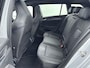 Volkswagen Golf Variant 1.5 eTSI R-Line Edition | Panoramadak | Black Style Pakket | 19" Lichtmetalen Velgen | Elektrische Achterklep | Stoelverwarming | Carplay | 360 Camera | LED Matrix