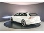 Volkswagen Golf Variant Life Edition 1.5 eTSI 115pk DSG Automaat Adaptive cruise control, LED matrix koplampen, 360 camera, Navigatie, Elektrische achterklep, Stuurwiel verwarmd, Parkeersensoren
