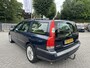 Volvo V70 2.4T 200PK Automaat Comfort Line Leder|Cruise|Trekhaak|Allseason