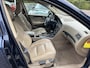 Volvo V70 2.4T 200PK Automaat Comfort Line Leder|Cruise|Trekhaak|Allseason