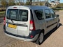 Dacia Logan MCV 1.6 Ambiance 7 Persoons Stuurbekrachtiging Audio-CD/MP3 Colorpakket Getint glas ABS 54005 km's incl. Nap! Nw Apk!